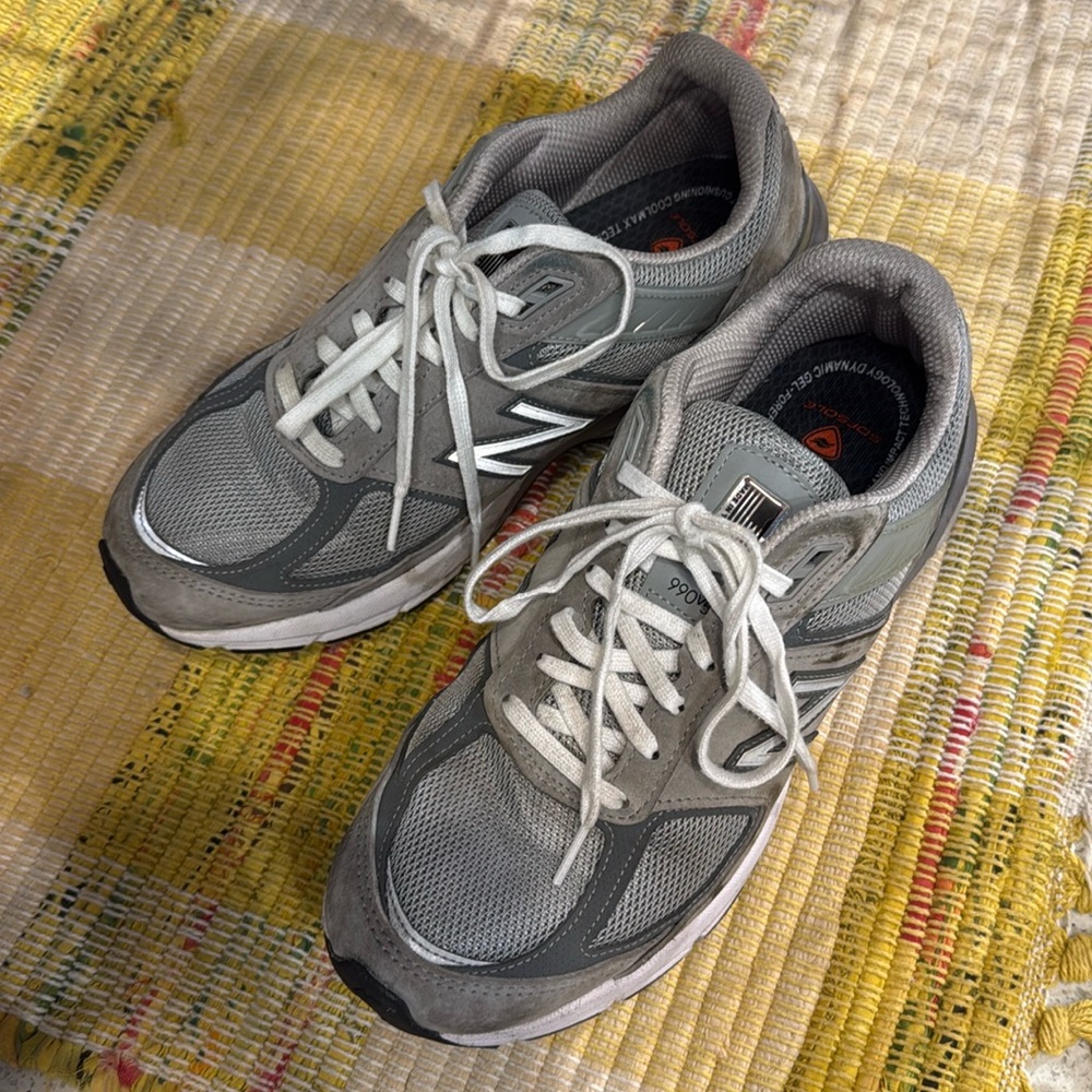 New balance 990 V5